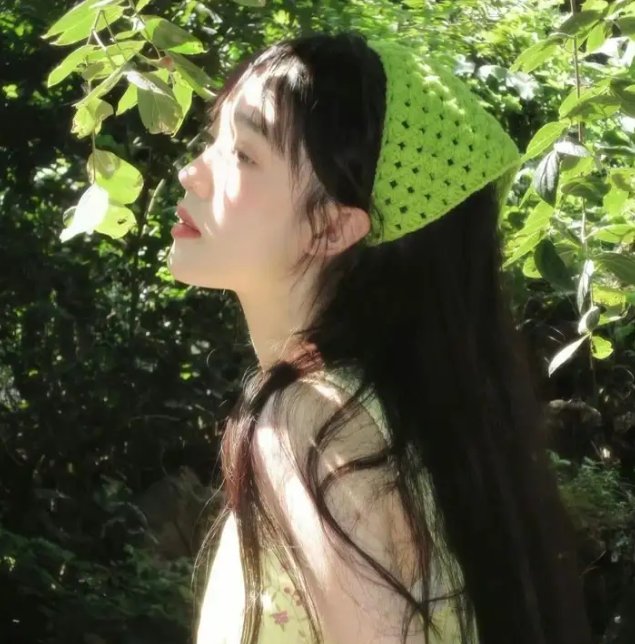 圆月迷离花